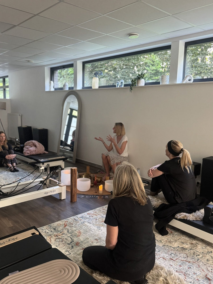 Un atelier avec des participantes au studio Hæme
